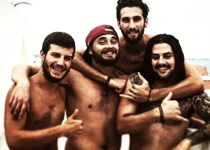 The 17 Party ホステル *