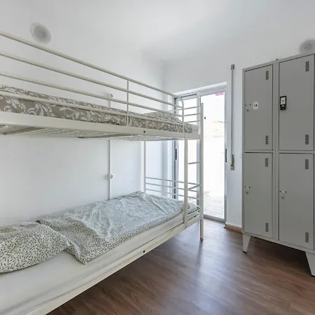 The 17 Party Hostel