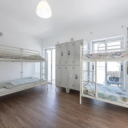 Hostal The 17 Party Lagos