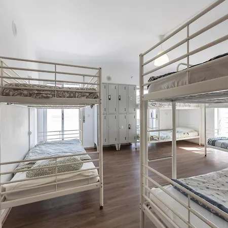 The 17 Party * 拉哥斯