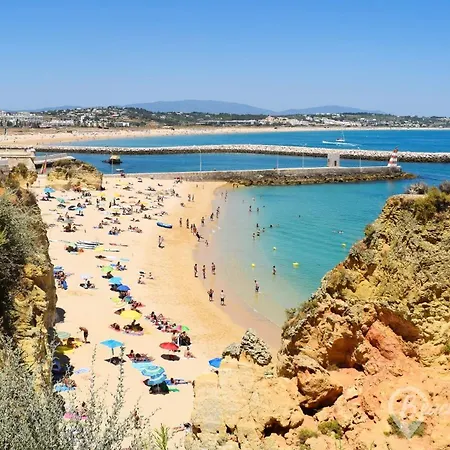 The 17 Party Hostal Lagos