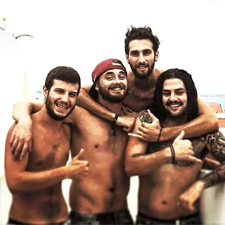 The 17 Party לאגוּ‏ש