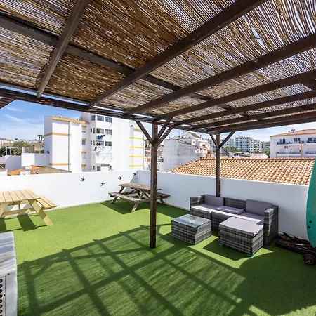 The 17 Party Λάγος