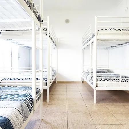 Hostal The 17 Party