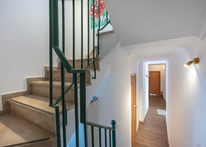 The 17 Party Hostel *